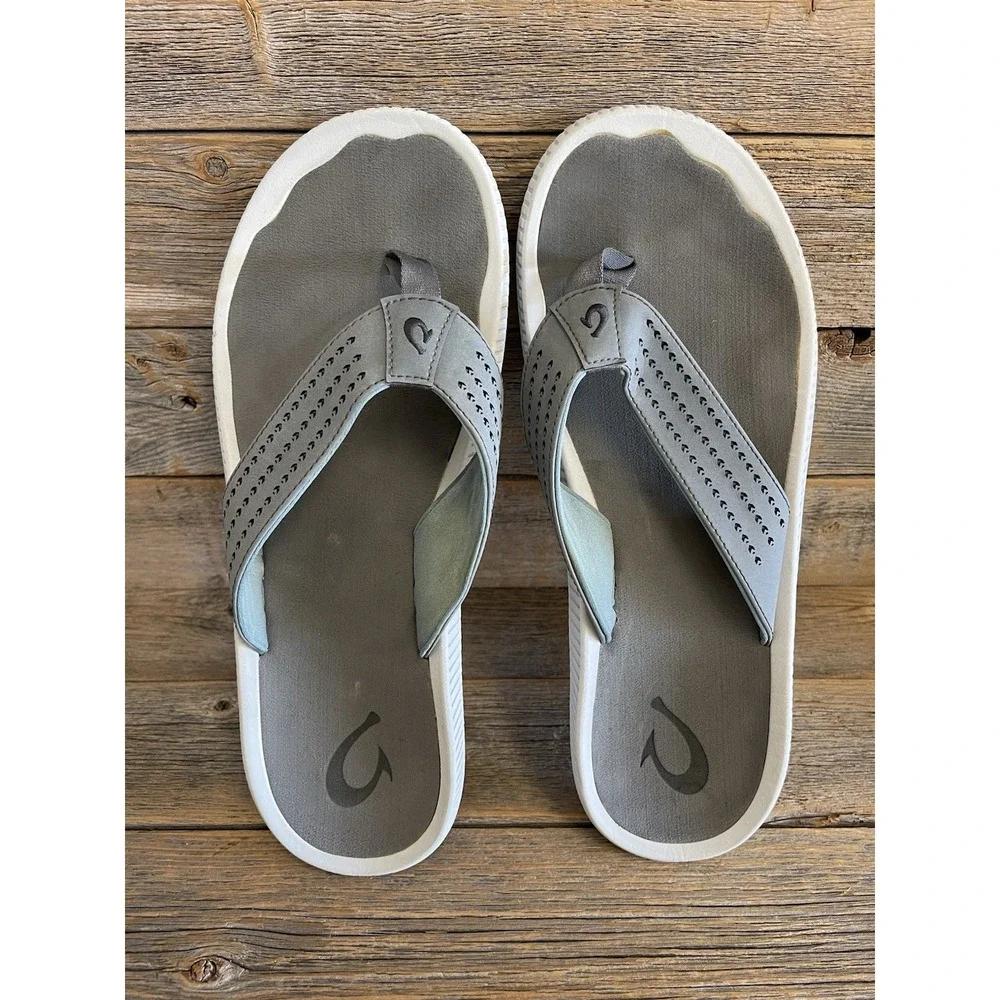 OluKai Gray and White Men's Flip Flops. Best flip flops ever!